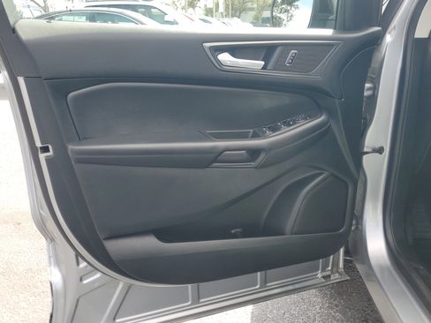 Certified 2023 Ford Edge SE w/ Black Appearance Package image 18