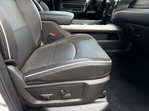 New 2026 RAM 3500 Laramie AWD/4WD image 17