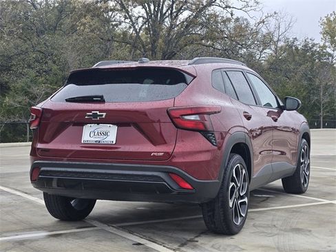 Certified 2024 Chevrolet Trax RS w/ Sunroof Package image 8