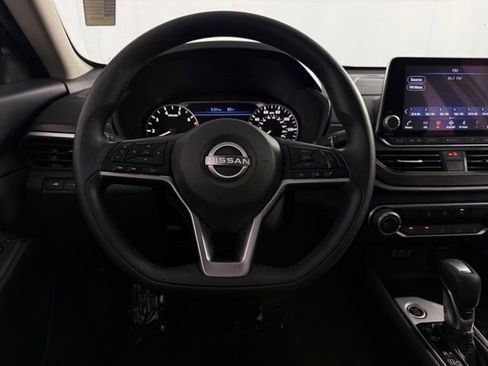 Used 2024 Nissan Altima 2.5 SV image 20