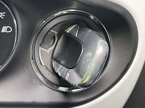 New 2026 Porsche Macan image 42