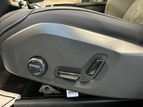 Certified 2025 Volvo XC90 B6 Plus image 11