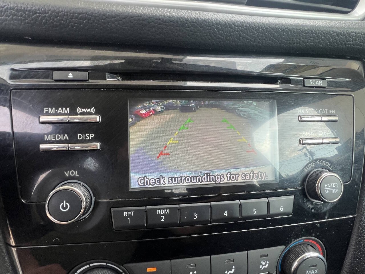 Used 2015 Nissan Rogue S AWD/4WD image 18