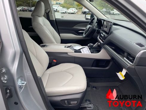New 2026 Toyota Grand Highlander AWD Hybrid image 19