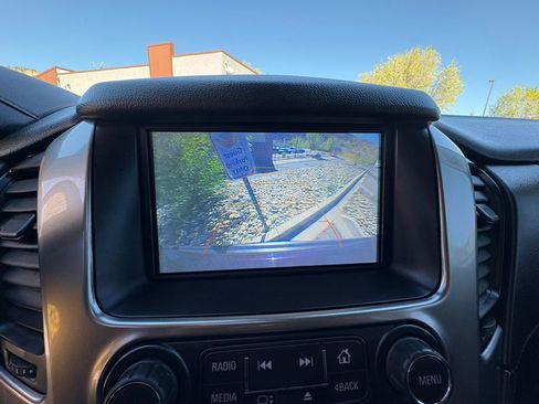 Used 2020 Chevrolet Suburban Premier w/ Premier Plus Edition image 24