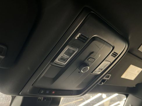 Used 2025 Chevrolet Tahoe LT image 31