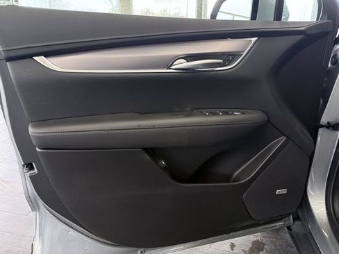 Used 2025 Cadillac XT5 Luxury w/ LPO, Floor Liner Package FWD image 30