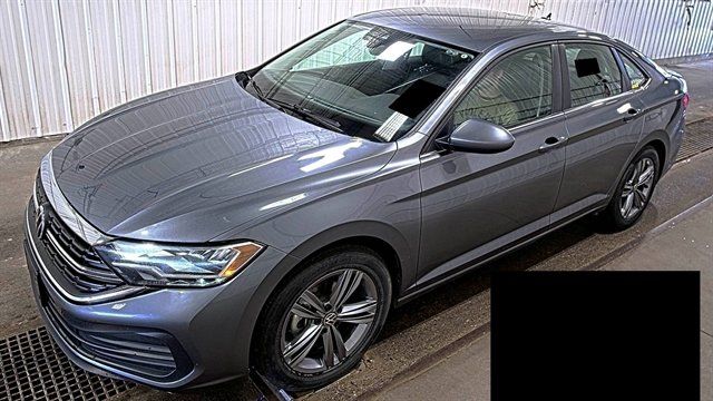 Used 2024 Volkswagen Jetta SE FWD image 1