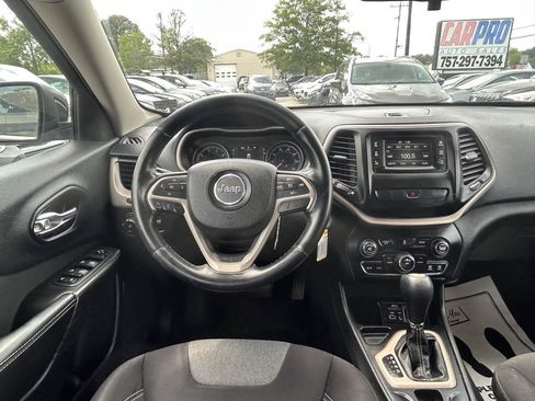 Used 2014 Jeep Cherokee Latitude FWD image 10