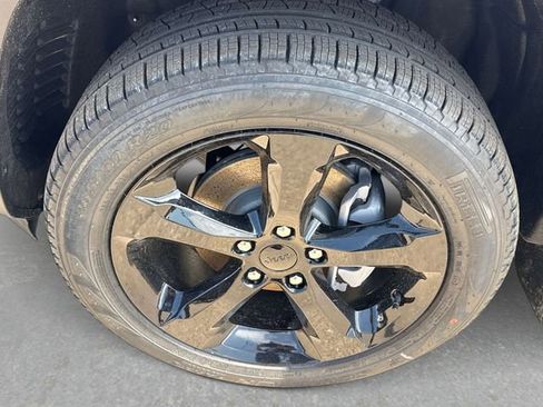 New 2026 Jeep Grand Cherokee Limited image 11