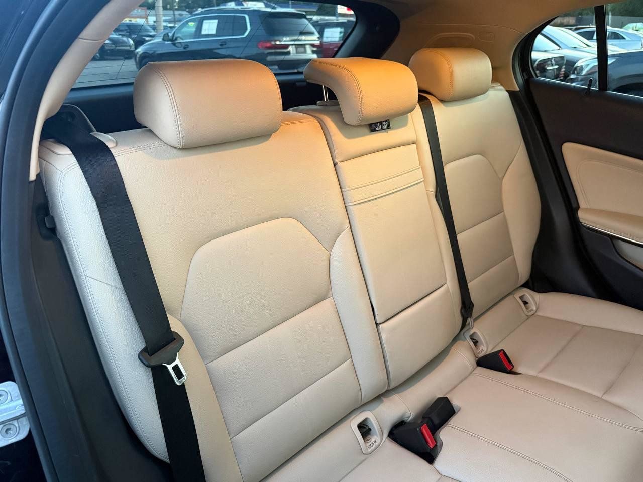 Used 2015 Mercedes-Benz GLA 250 4MATIC w/ Premium Package image 31