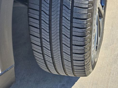 Used 2022 Chevrolet Traverse RS image 14