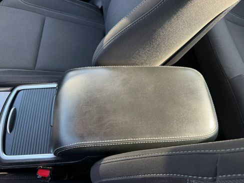 Used 2019 Dodge Charger SXT AWD/4WD image 32
