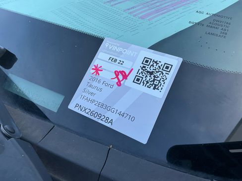 Used 2016 Ford Taurus SEL image 23