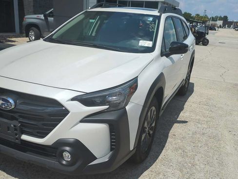 Certified 2025 Subaru Outback Onyx Edition AWD/4WD image 11