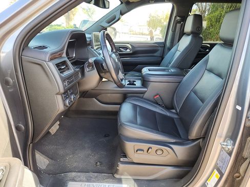 Used 2022 Chevrolet Suburban LT image 11