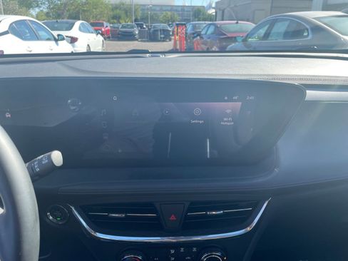 Used 2025 Buick Encore GX Preferred image 21