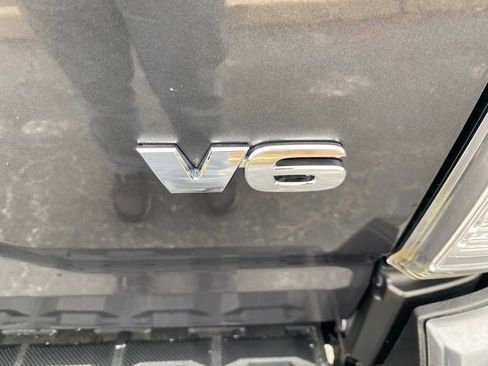 Used 2022 Toyota Tacoma TRD Off-Road image 14