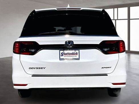 Certified 2023 Honda Odyssey Sport image 5