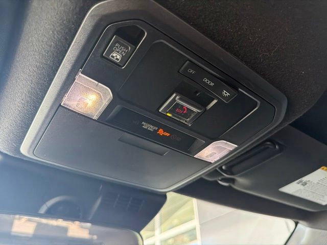 Used 2025 Toyota 4Runner SR5 AWD/4WD image 37