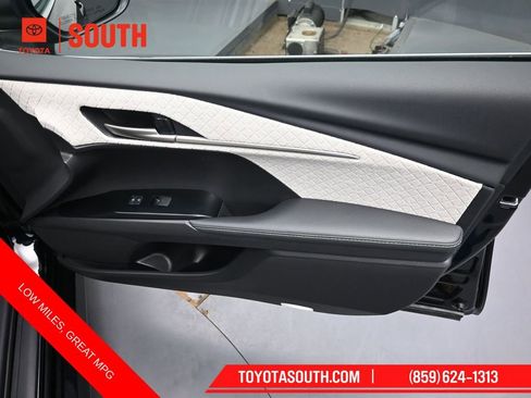 Used 2025 Toyota Camry XLE image 33