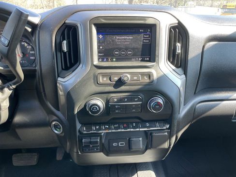 Used 2024 Chevrolet Silverado 2500 Custom w/ Custom Value Package image 18