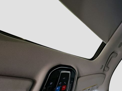 Used 2022 Jeep Grand Cherokee Overland w/ Luxury Tech Group IV image 27