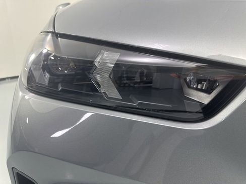 New 2026 BMW X5 xDrive40i w/ M Sport Package AWD/4WD image 8