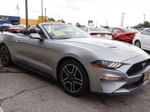 Used 2022 Ford Mustang Premium image 3