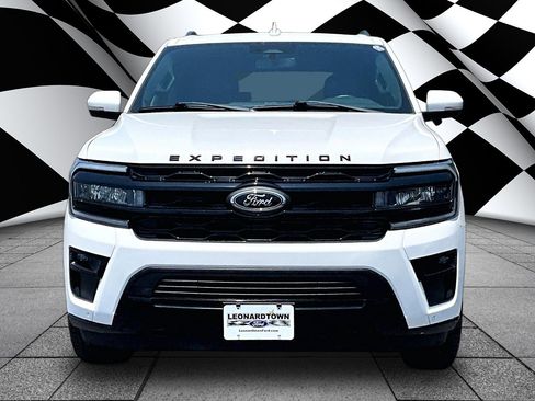 Certified 2024 Ford Expedition Limited AWD/4WD image 3