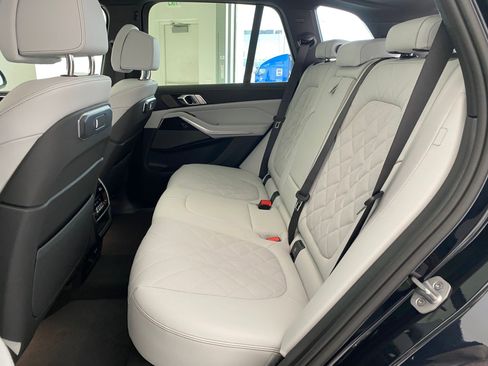 New 2026 BMW X5 xDrive40i w/ M Sport Package image 14