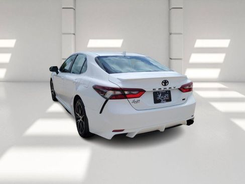 Used 2023 Toyota Camry SE FWD image 6