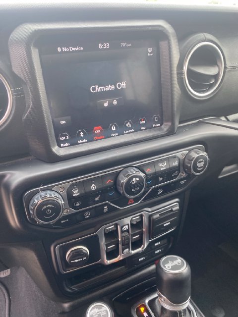Used 2019 Jeep Wrangler Unlimited Sahara w/ Uconnect 4C Nav & Sound Group AWD/4WD image 32