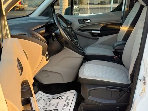 Used 2019 Ford Transit Connect XLT image 15