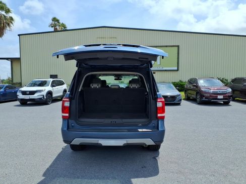 Used 2019 Ford Expedition XLT w/ Equipment Group 202A RWD image 26