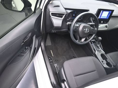 Used 2025 Toyota Corolla LE FWD image 13