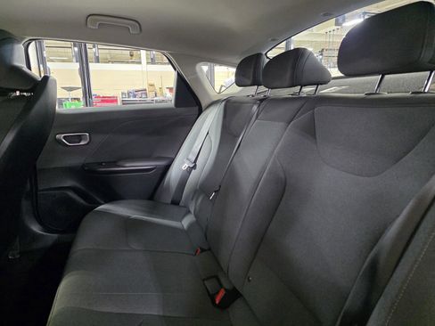 Used 2025 Kia K4 LXS image 14