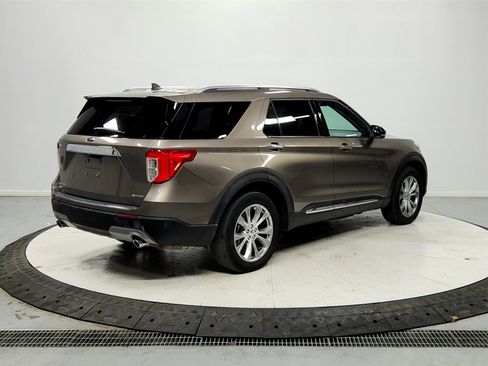 Used 2021 Ford Explorer Limited w/ Equipment Group 301A image 7