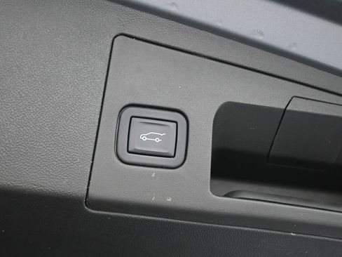 Used 2024 Cadillac XT5 Luxury image 40