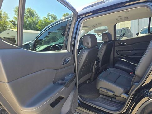 Used 2022 GMC Acadia SLT w/ Technology Package AWD/4WD image 15