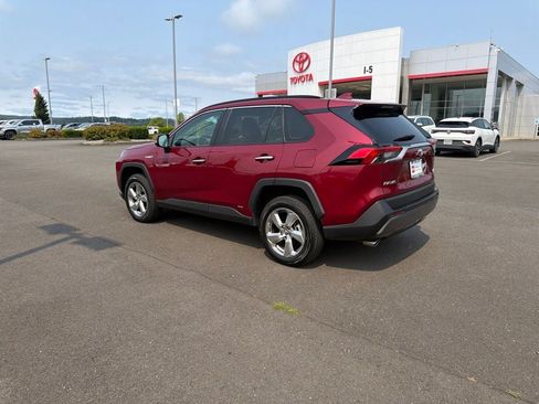 Used 2019 Toyota RAV4 Limited AWD/4WD image 9