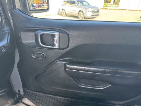 Used 2021 Jeep Wrangler Willys image 23
