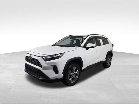 Used 2025 Toyota RAV4 XLE image 2