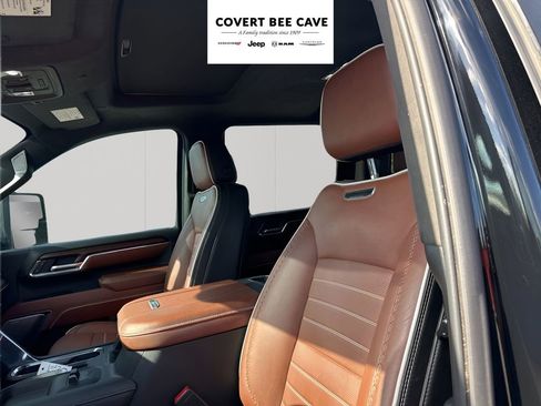 Used 2024 GMC Sierra 3500 Denali Ultimate image 29