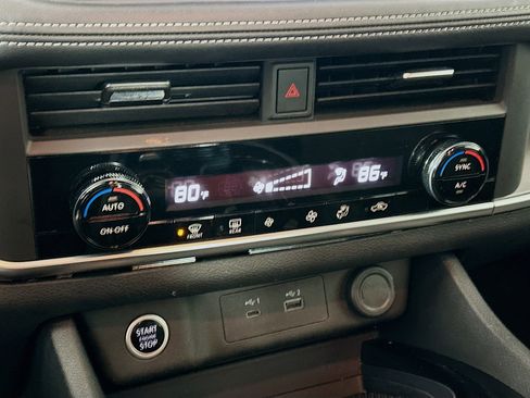 Used 2023 Nissan Rogue SV image 23