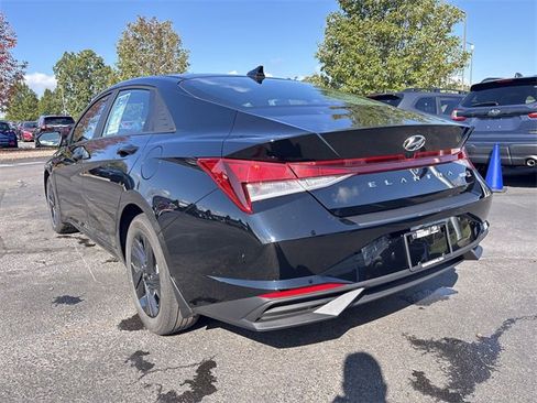 Used 2023 Hyundai Elantra SEL image 9