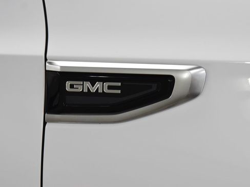 Used 2024 GMC Yukon XL Denali AWD/4WD image 16