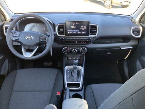 New 2026 Hyundai Venue SE image 5