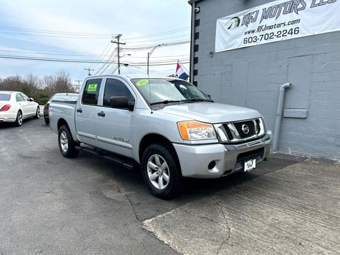 Used 2012 Nissan Titan SV image 2