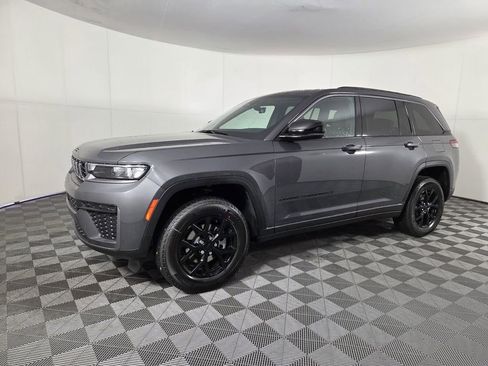 New 2026 Jeep Grand Cherokee Altitude RWD image 10